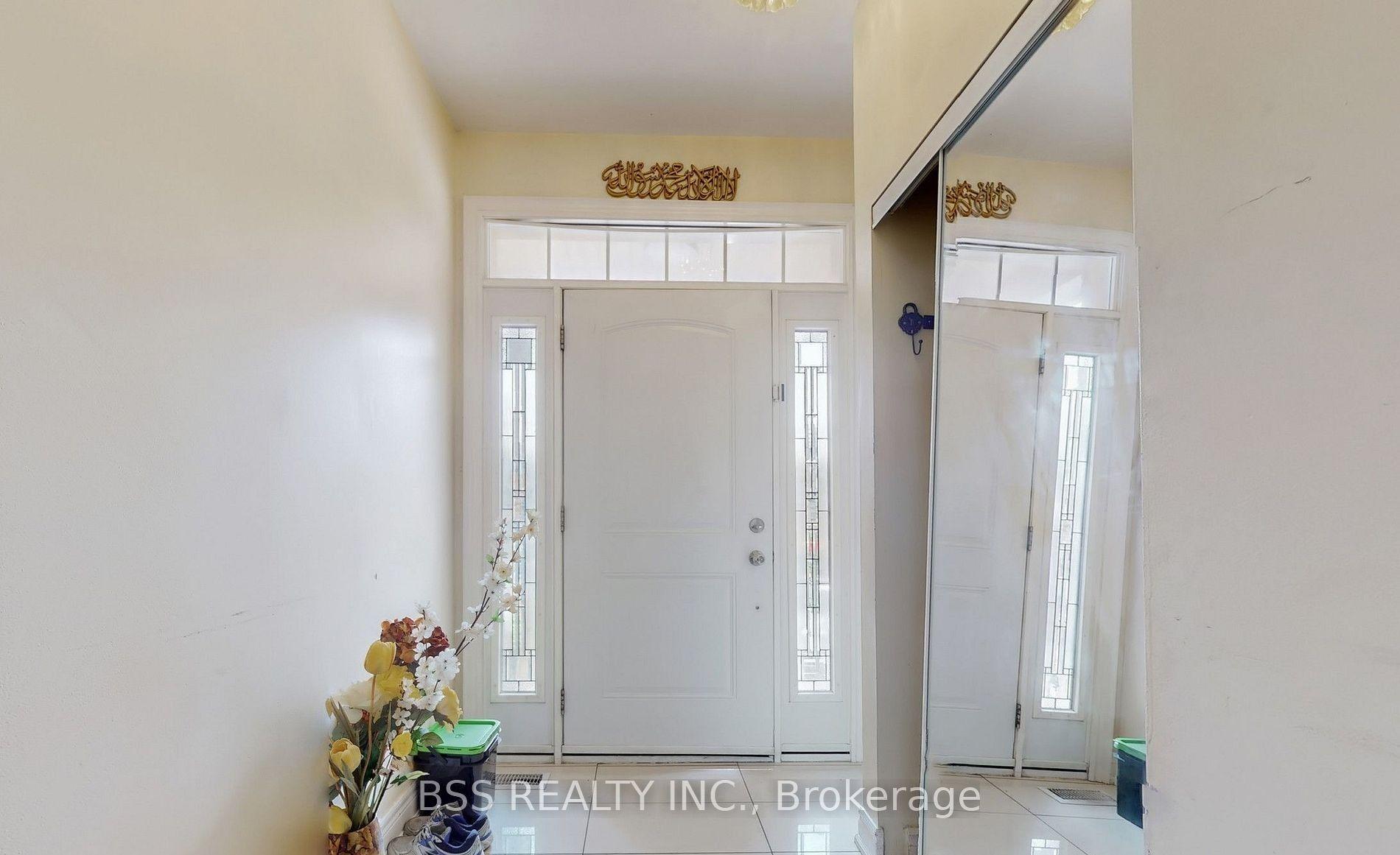 33 Wanstead Avenue, Toronto, ON M1L 3L3