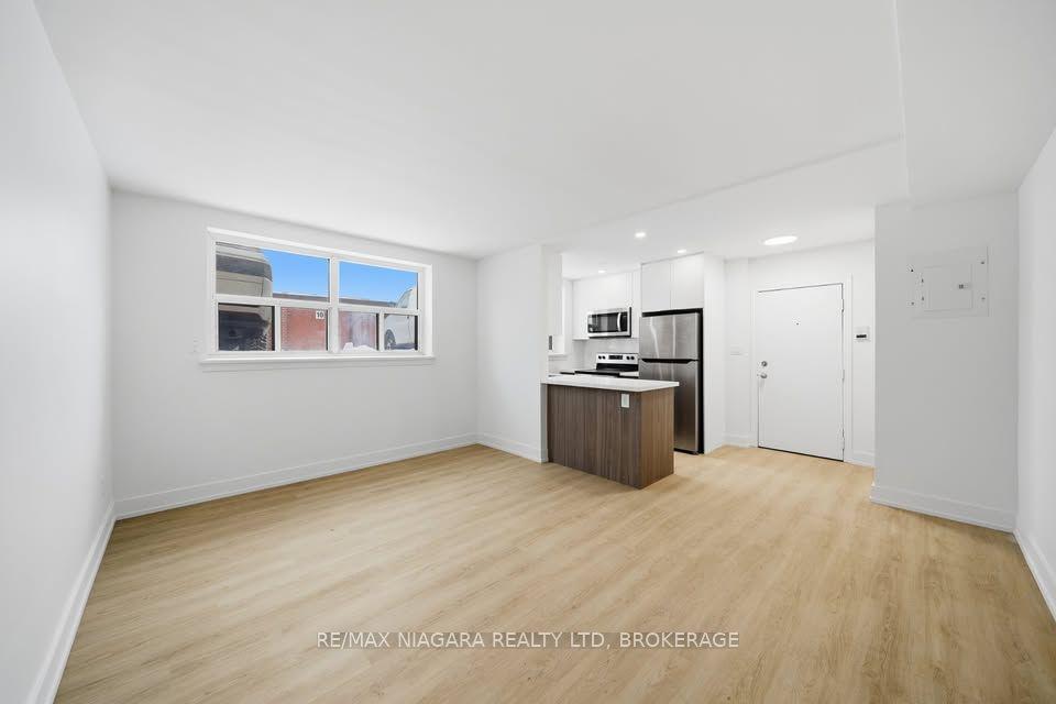 993 O'connor Drive Unit A, Toronto, ON M4B 2T1