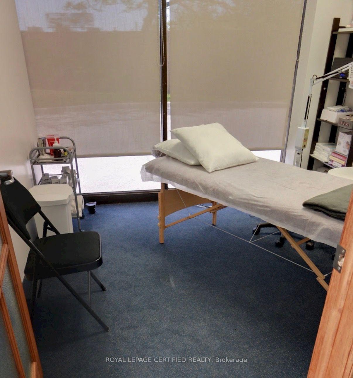 3049 Kingston Road, Toronto, ON M1M 3W1