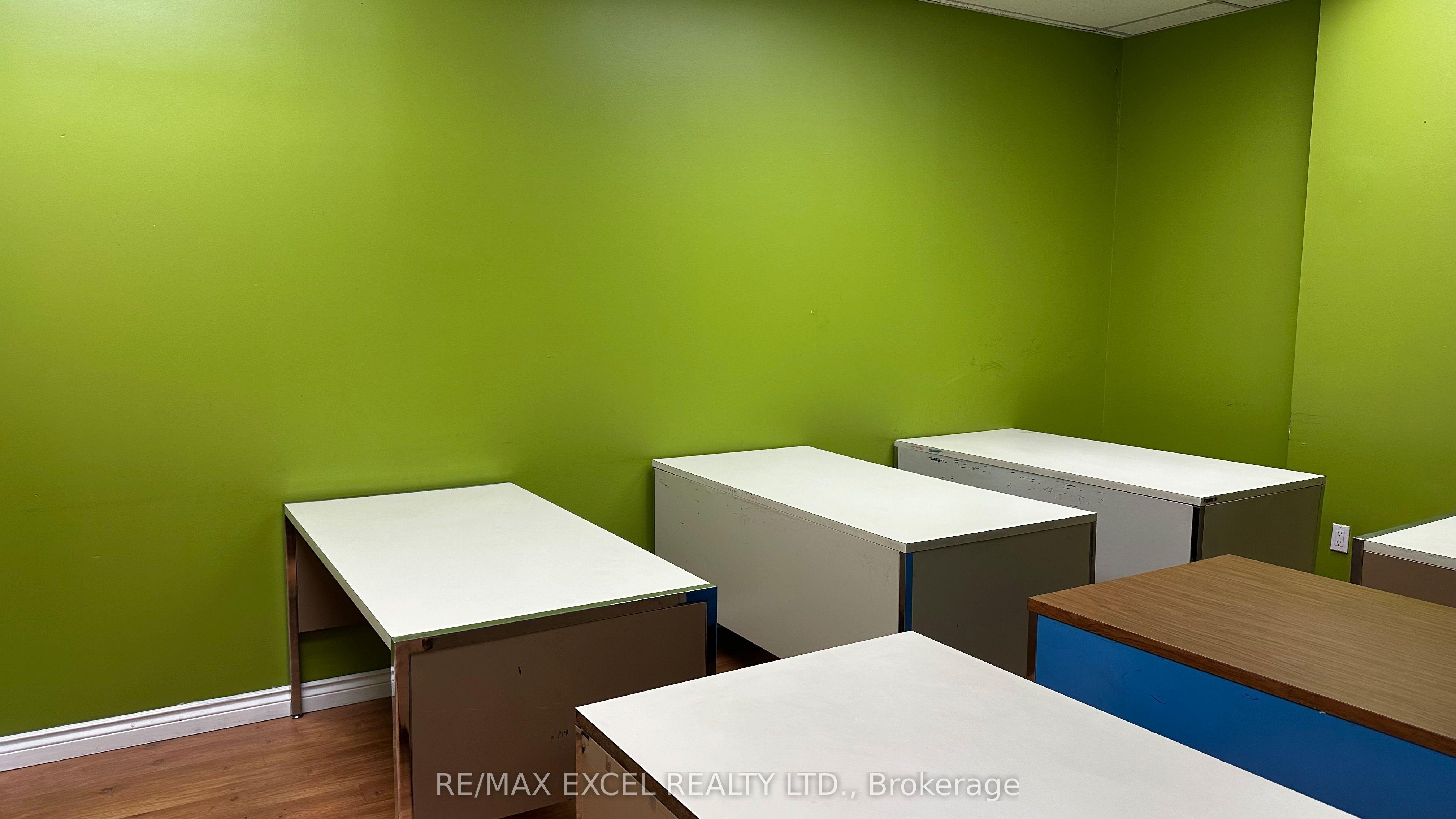 55 Nugget Avenue 208, Toronto, ON M1S 3L1