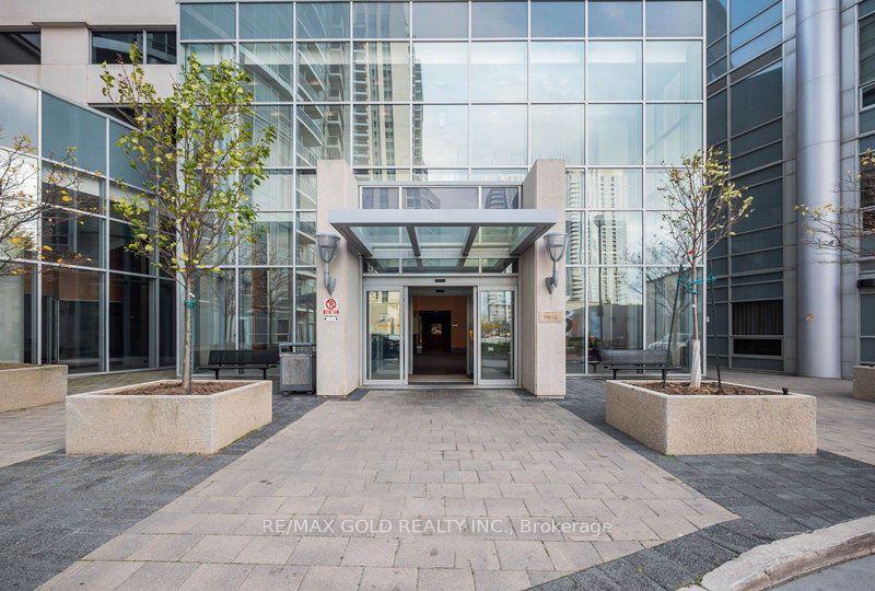 135 Village Green Square 198, Toronto, ON M1S 0G3