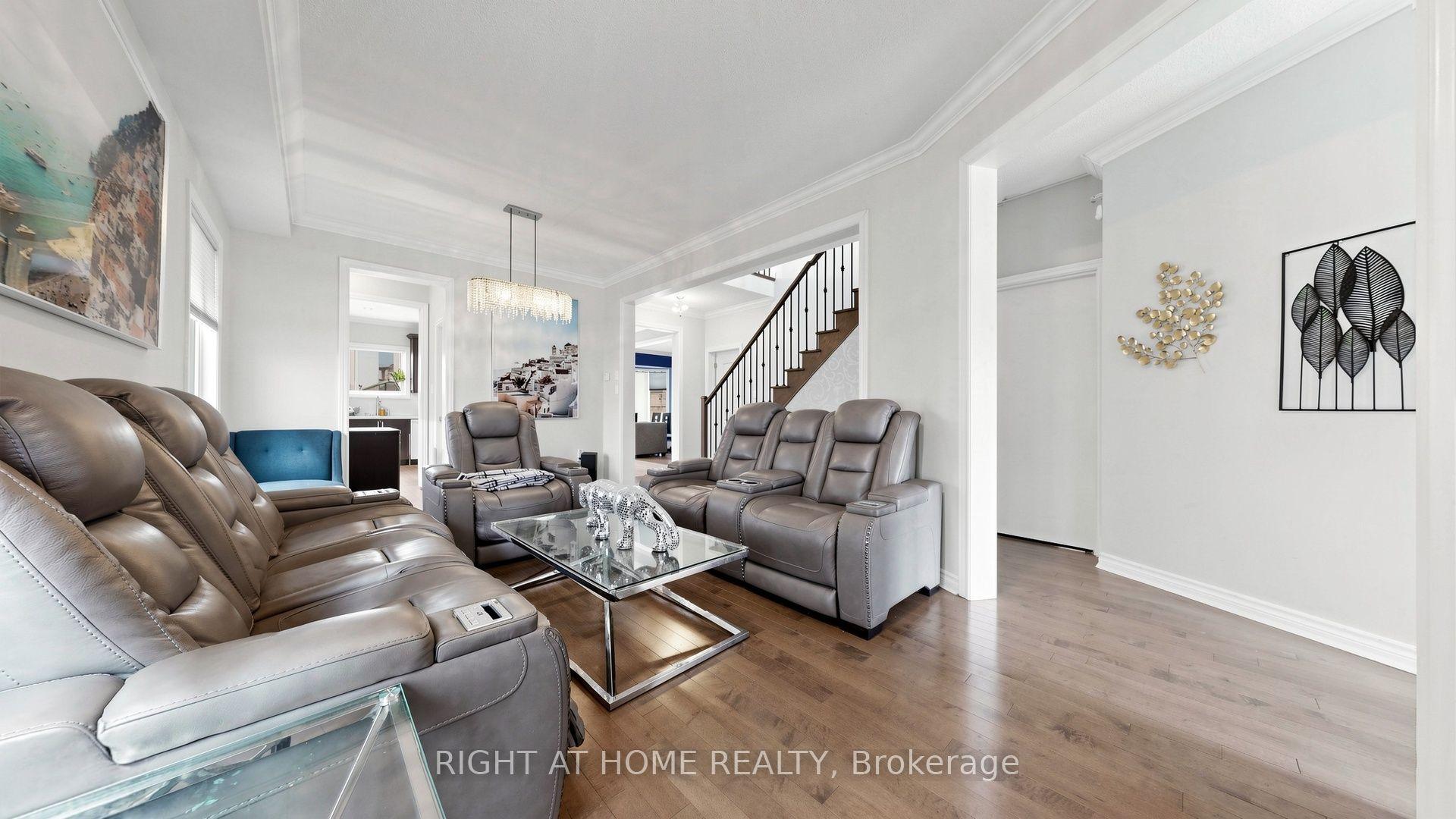 868 Wrenwood Drive, Oshawa, ON L1K 0V8
