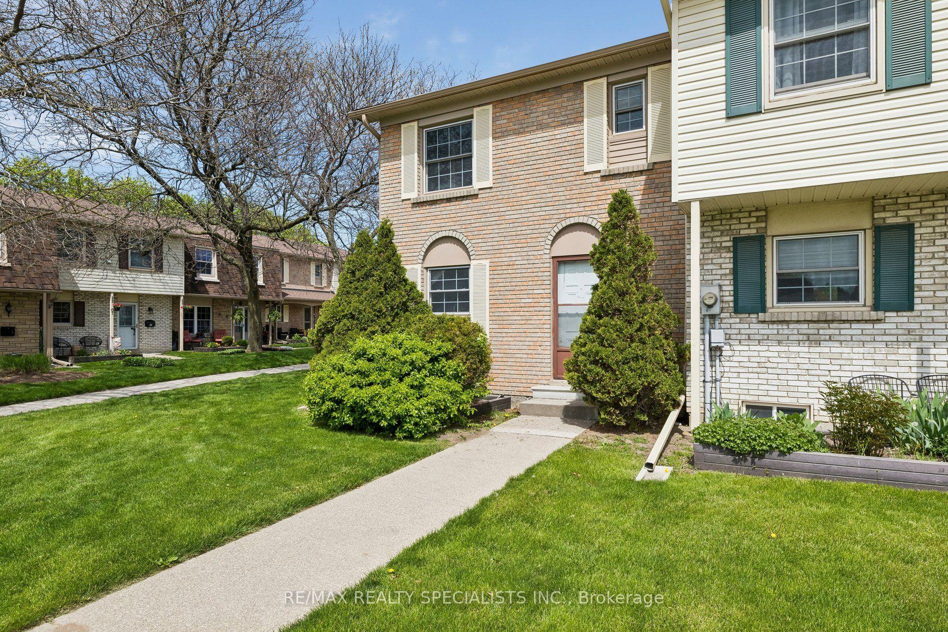 580 Eyer Drive 72, Pickering, ON L1W 3B7