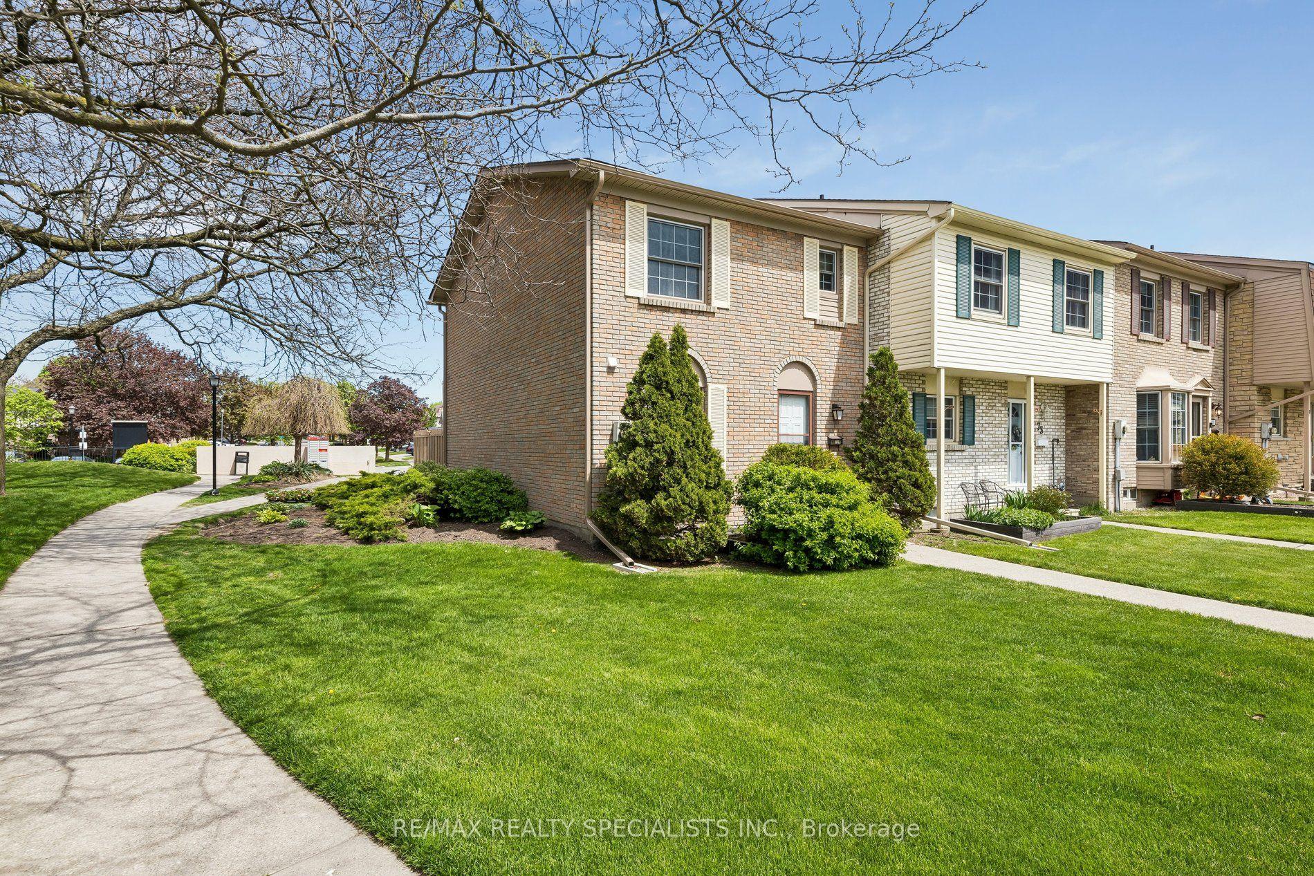 580 Eyer Drive 72, Pickering, ON L1W 3B7