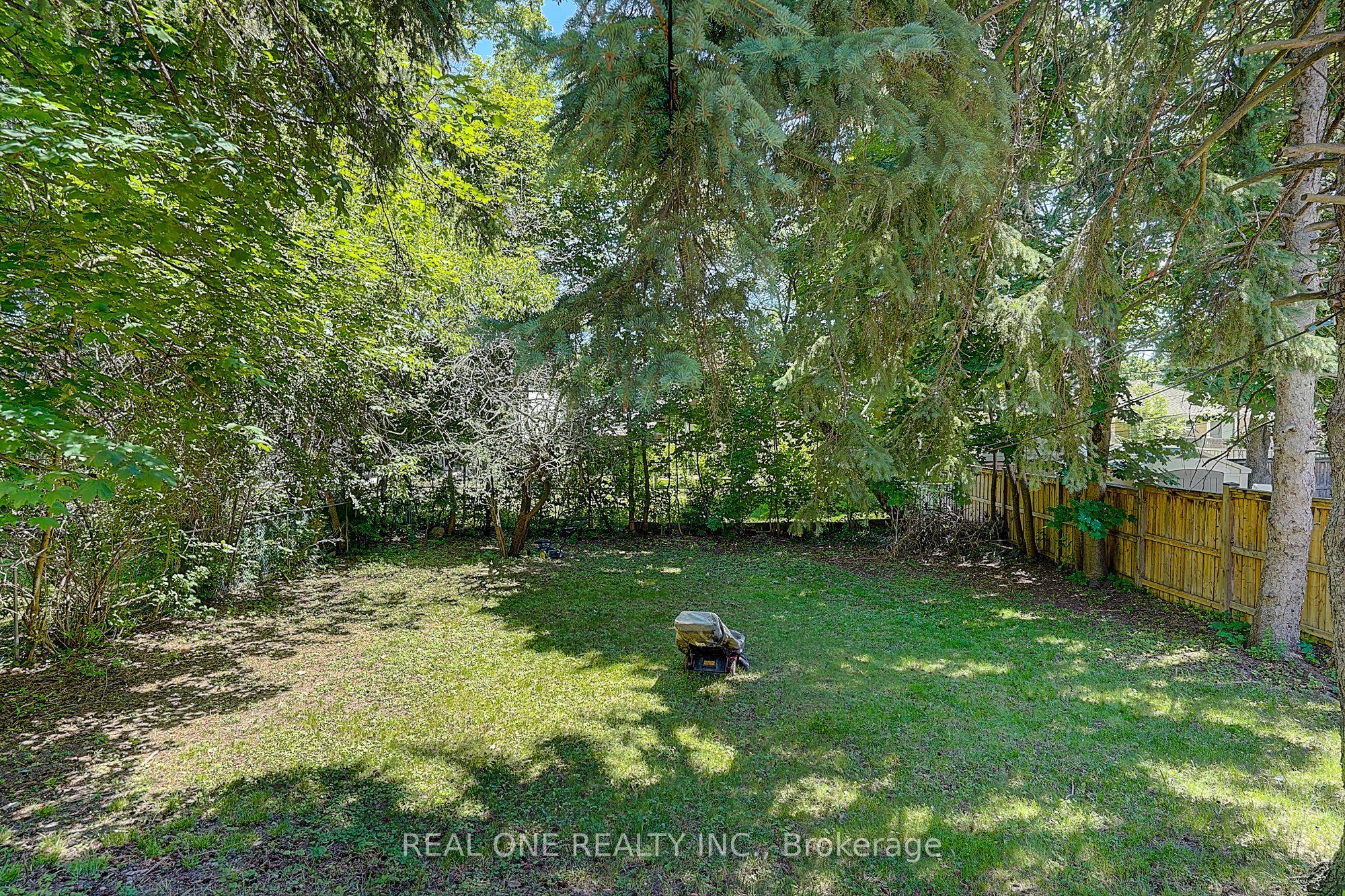 37 Lauralynn Crescent, Toronto, ON M1S 2H3