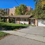 69 Samson Crescent, Toronto, ON M1G 1N2