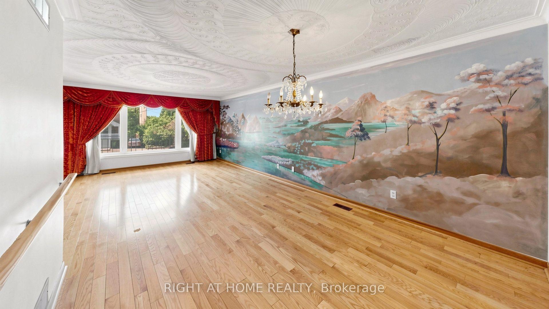 20 Torrens Avenue, Toronto, ON M4K 2H8