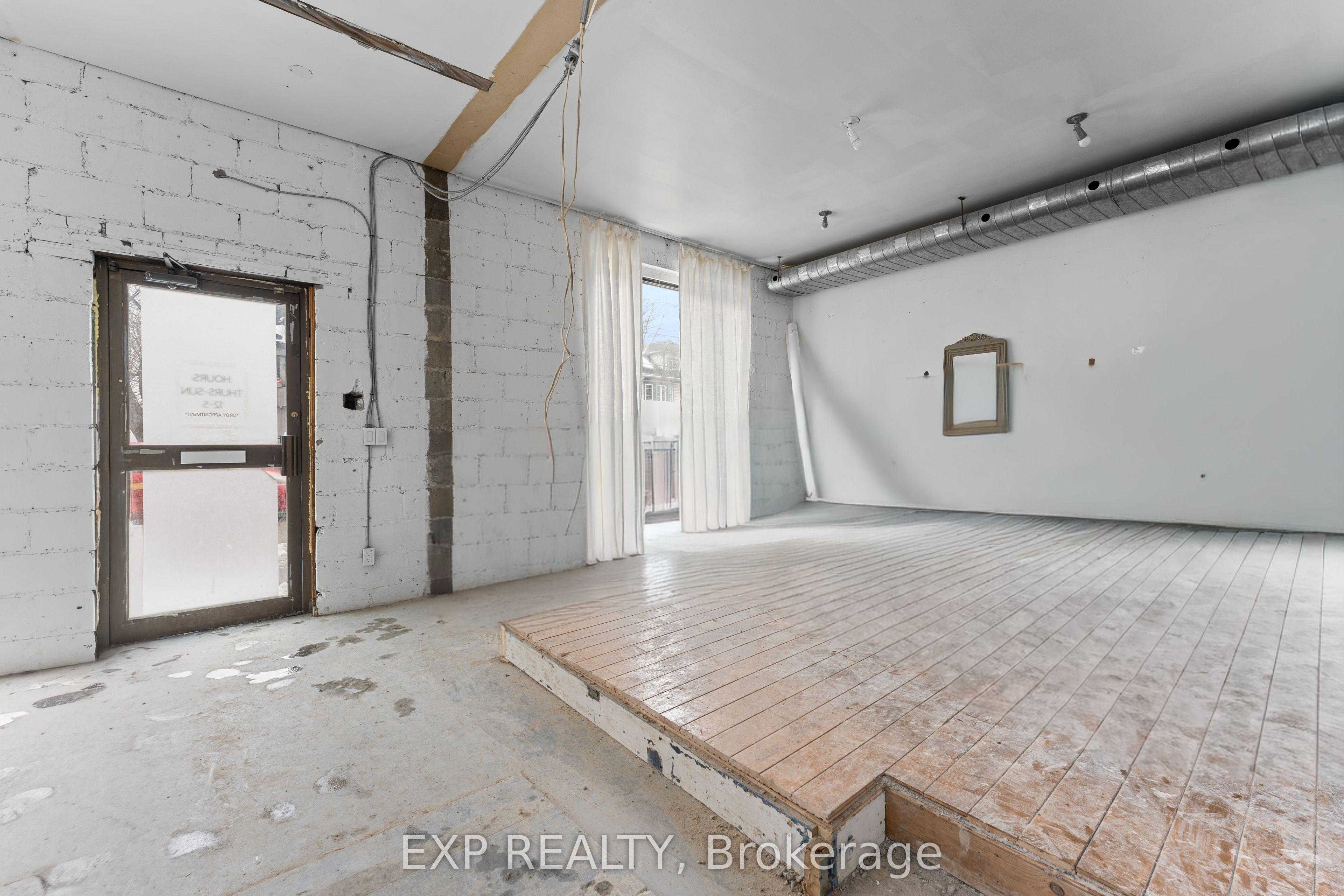 1558 Queen Street E, Toronto, ON M4L 1E8