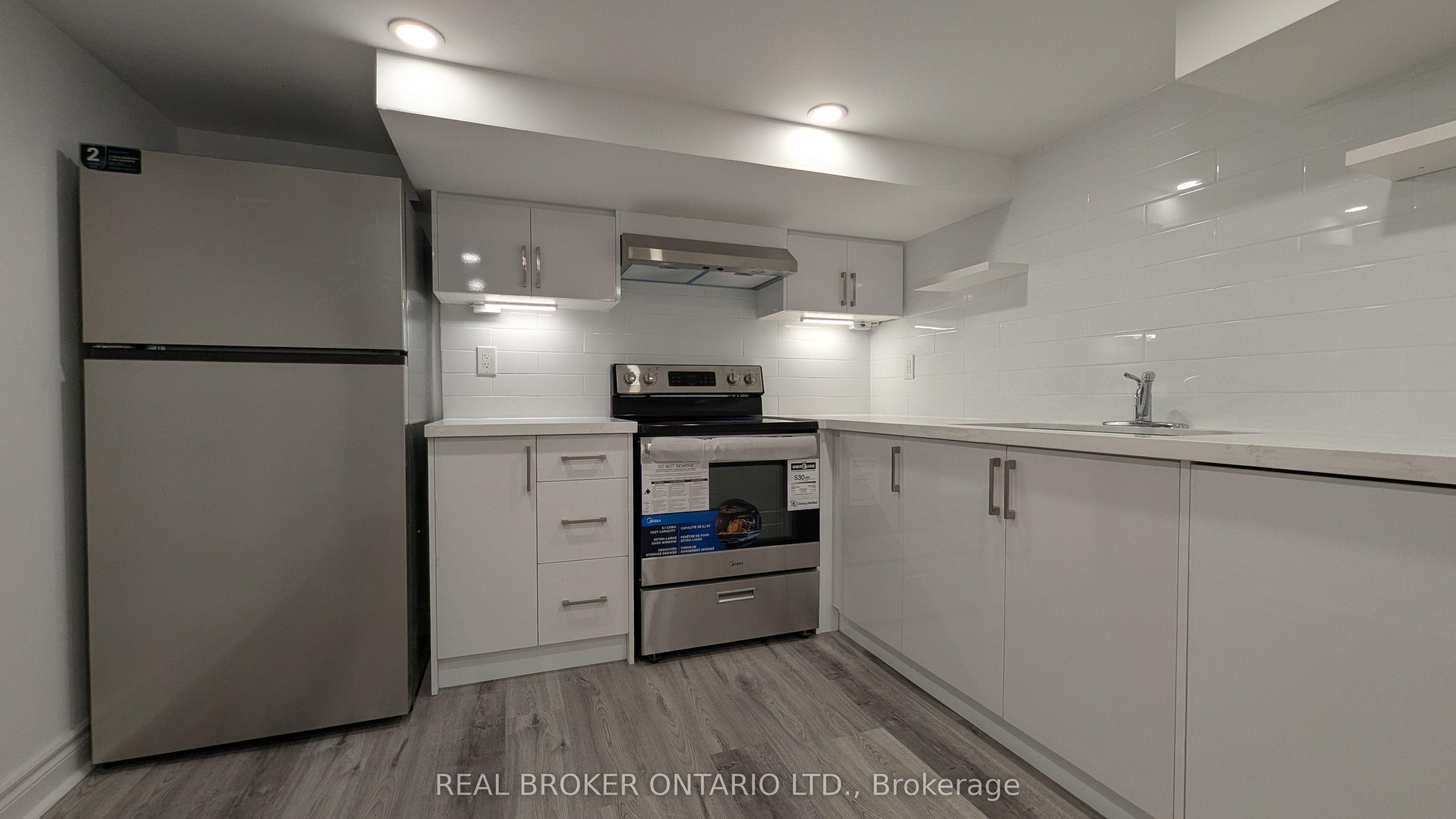 1150 Woodbine Avenue Unit #4, Toronto, ON M4C 4C9