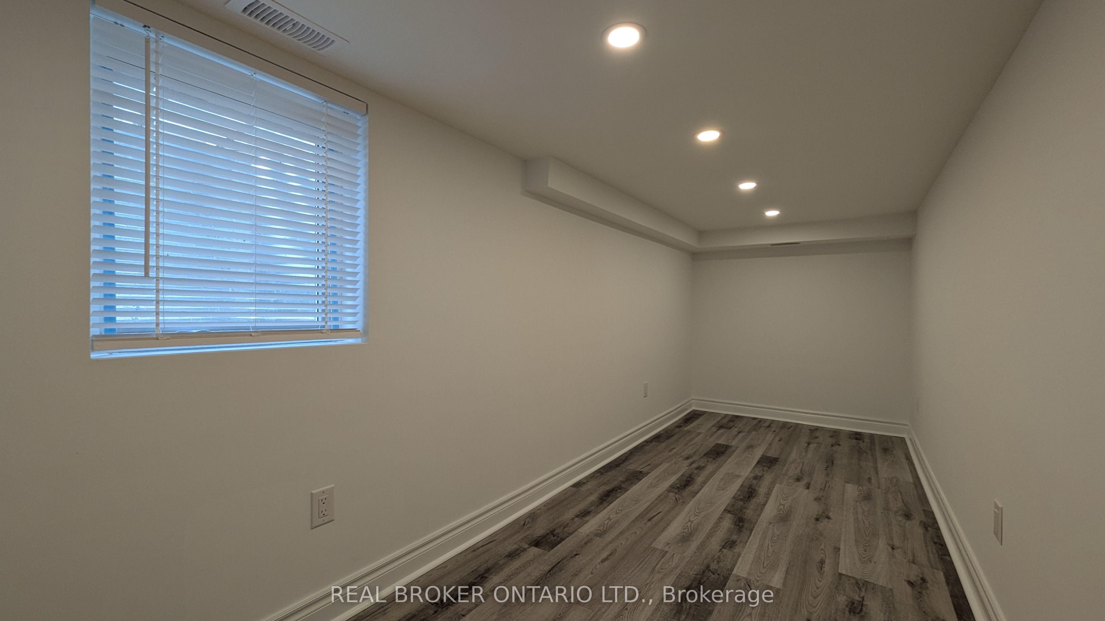 1150 Woodbine Avenue Unit #4, Toronto, ON M4C 4C9