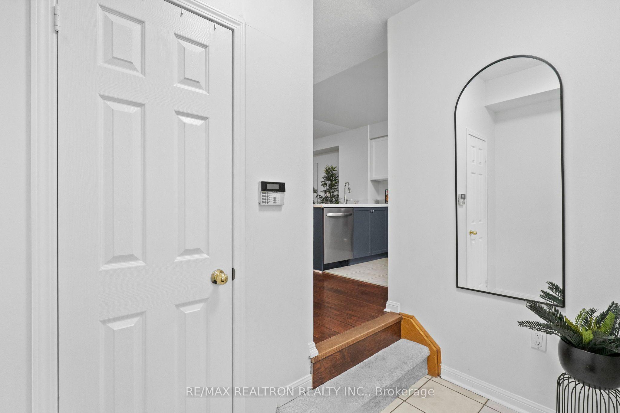 7 Torr Lane, Ajax, ON L1S 7N1