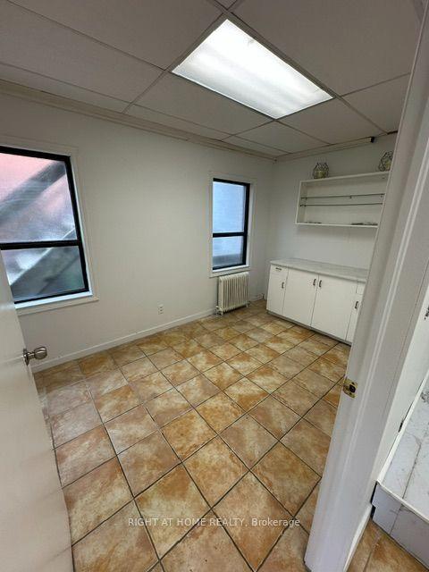 2400 Kingston Road, Toronto, ON M1N 1V2