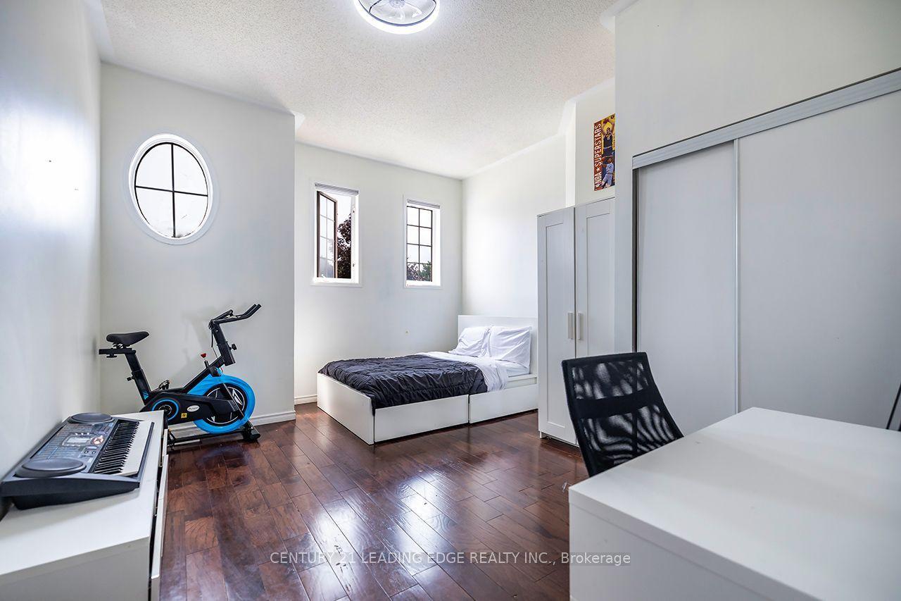 14 GUILDWOOD Drive, Clarington, ON L1C 5E1