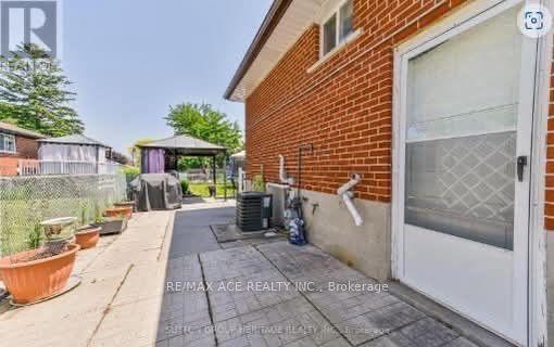 127 Poplar Road Bsmt, Toronto, ON M1E 1Z5