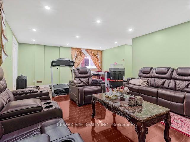 149 Nelson Street Bsmt, Toronto, ON M1J 3J8