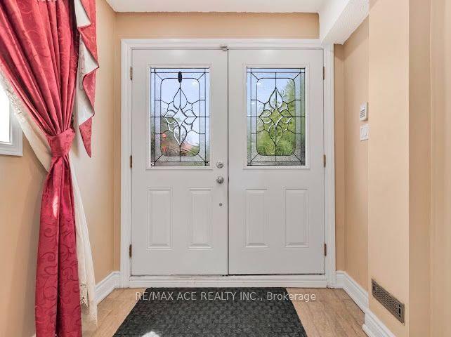 149 Nelson Street Main, Toronto, ON M1J 3J8