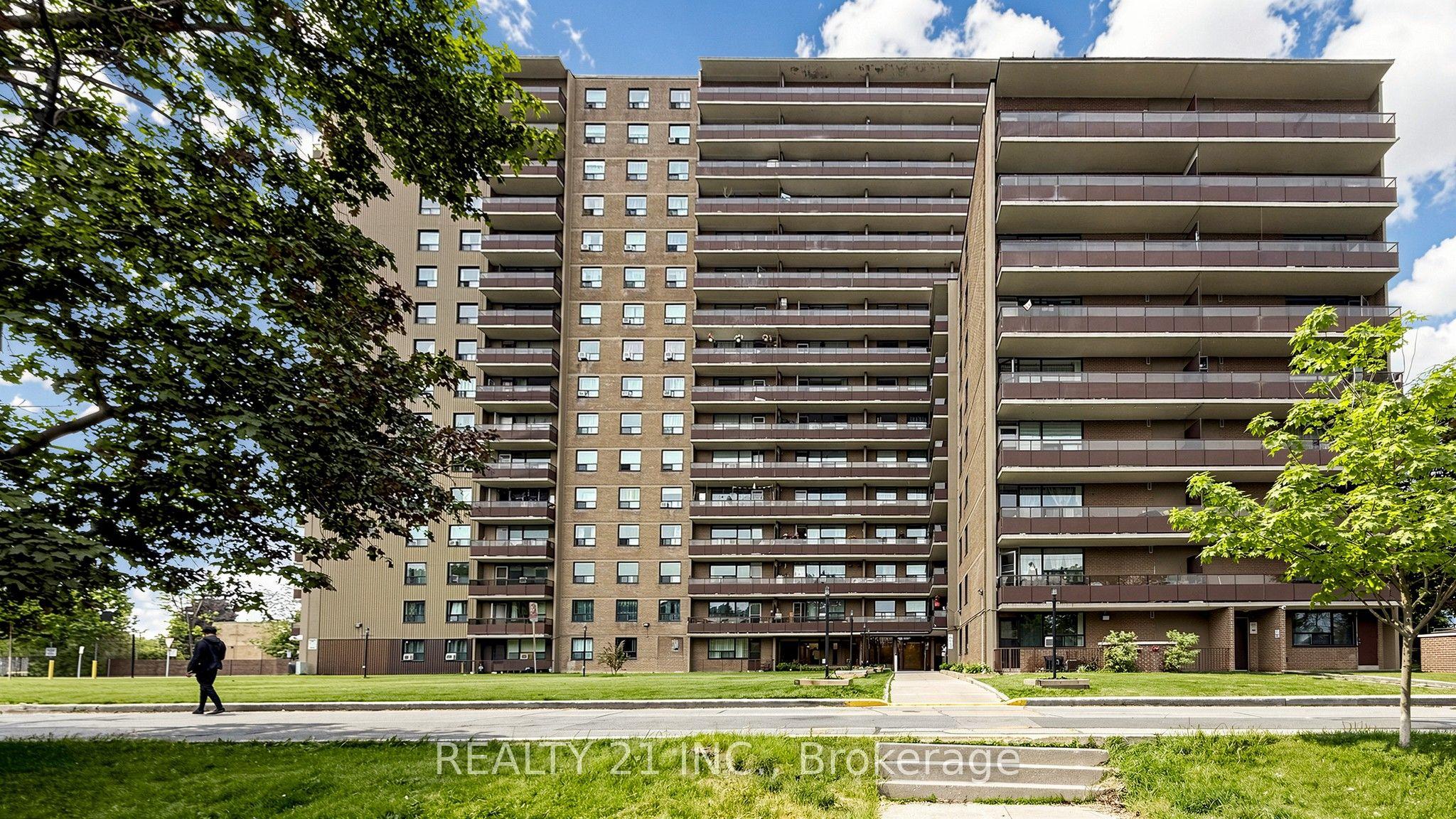 180 Markham Road 819, Toronto, ON M1M 2Z9