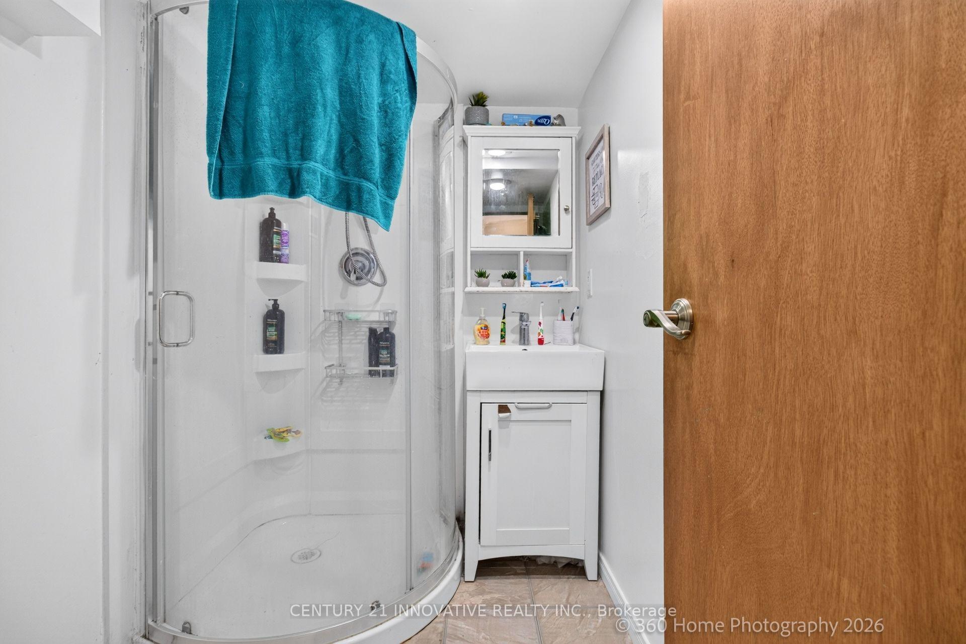 888 Southgate Drive, Oshawa, ON L1H 7Z9