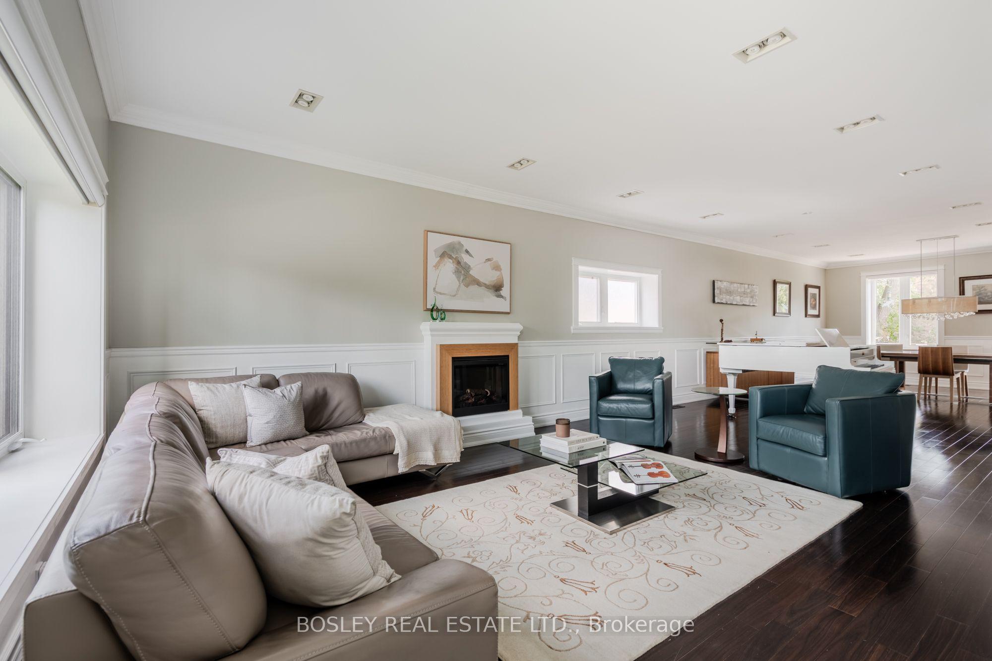 1599 Woodbine Heights Boulevard, Toronto, ON M4B 3A3