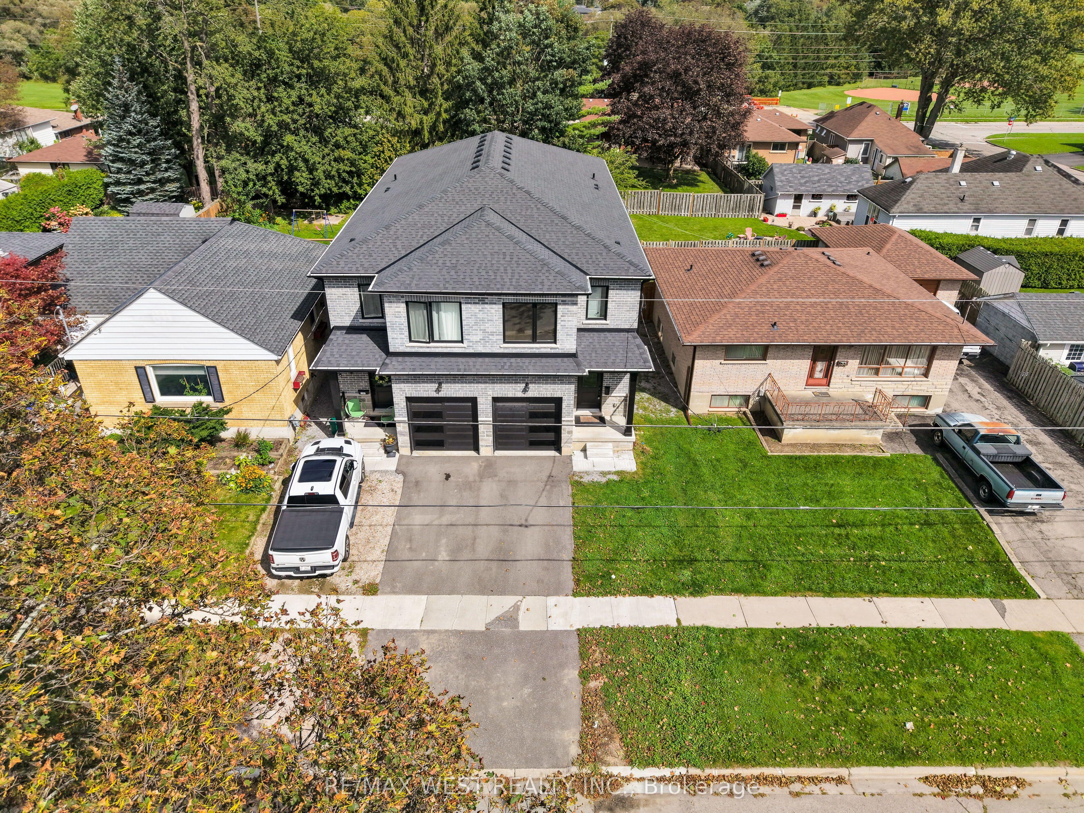 131 Guelph Street, Oshawa, ON L1H 6H8