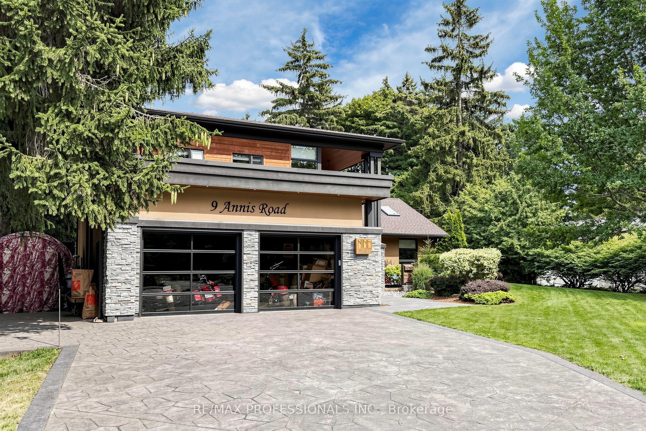 9 Annis Road, Toronto, ON M1M 2Y8