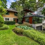 16 Fallingbrook Wood, Toronto, ON M1N 1B8