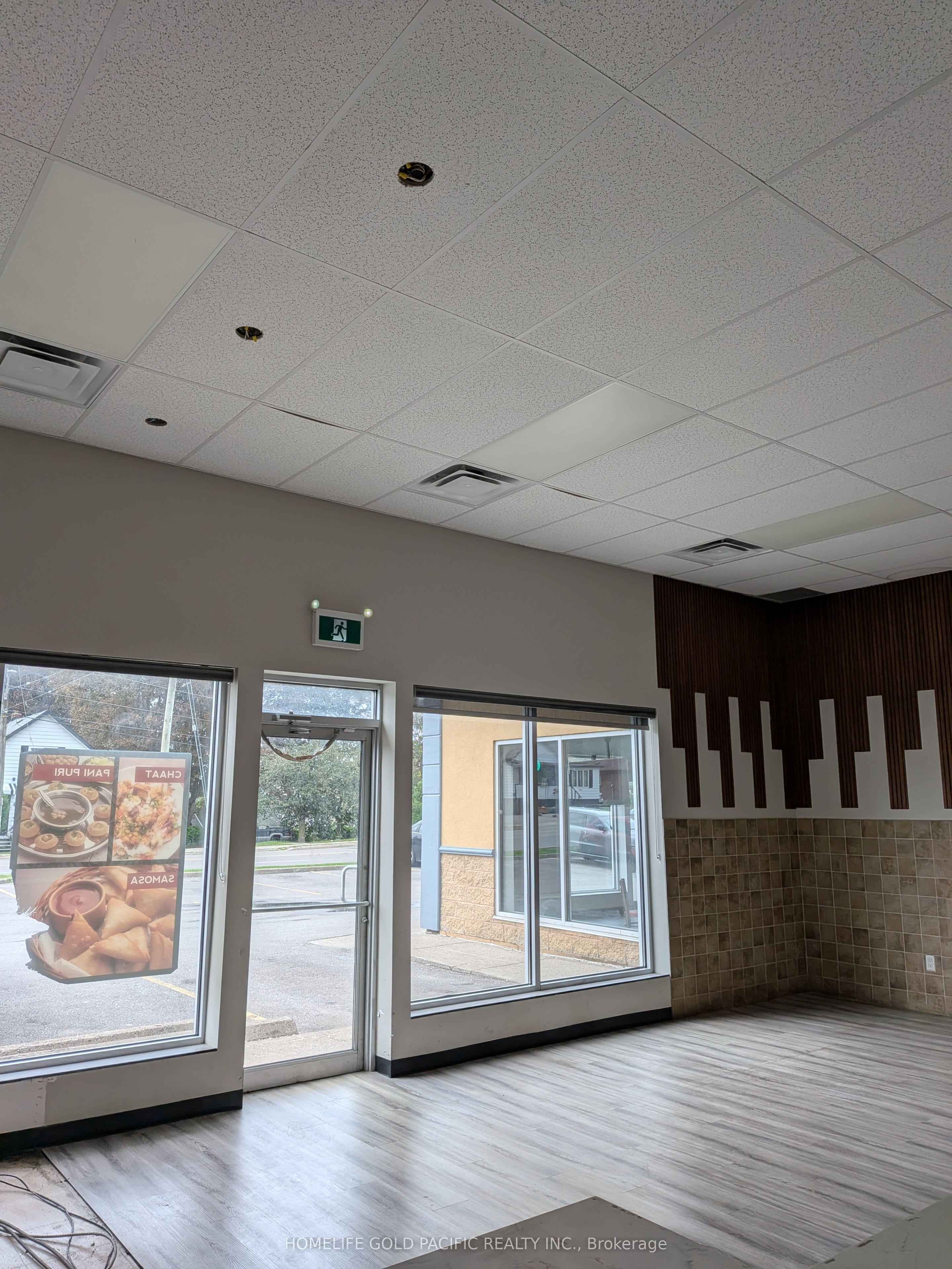 461 Park Road S 3, Oshawa, ON L1J 4J3