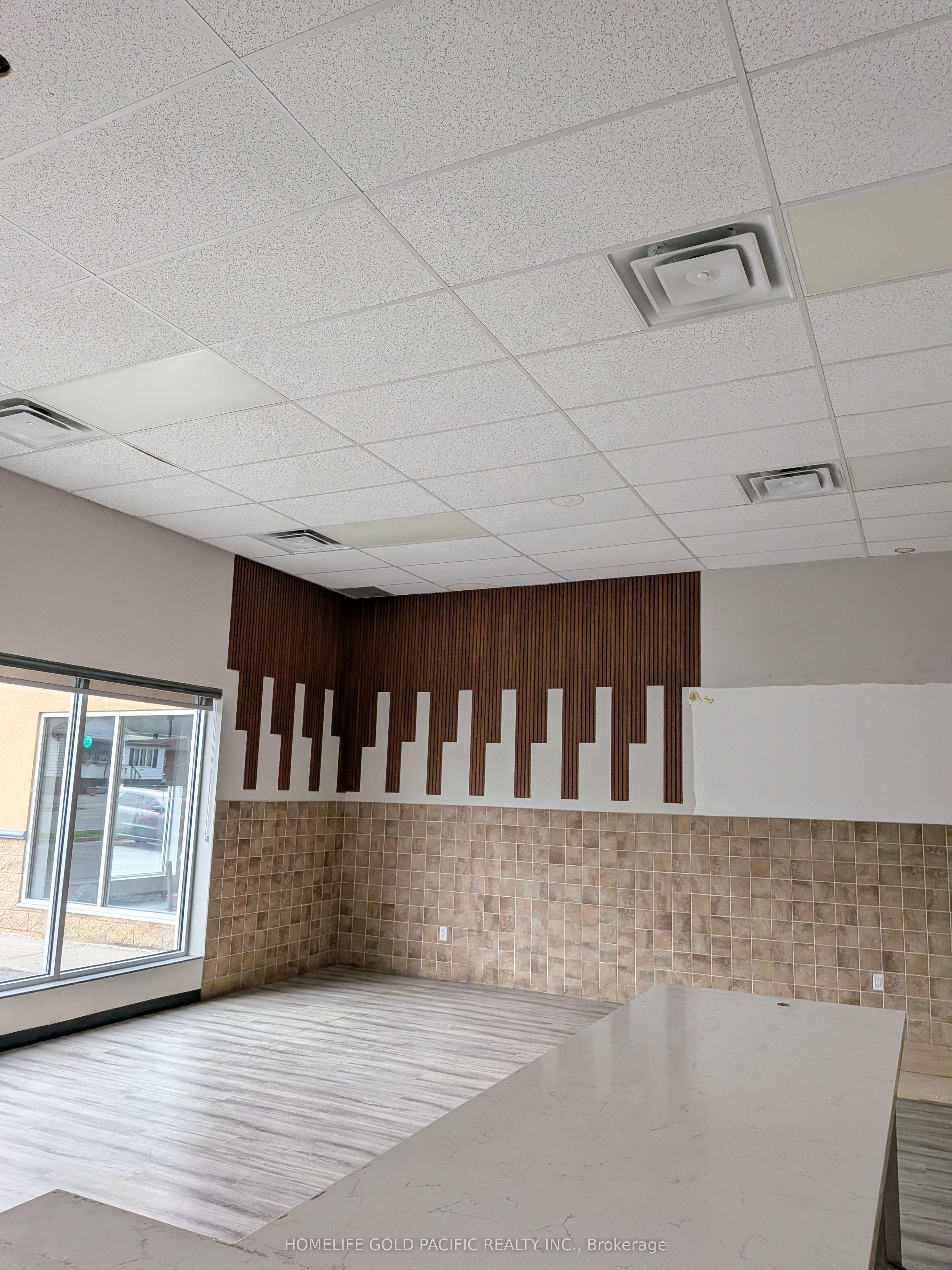 461 Park Road S 3, Oshawa, ON L1J 4J3