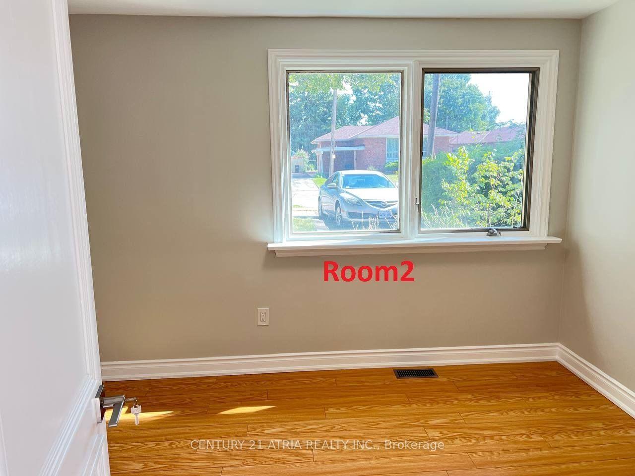 60 Beacham Crescent Lower, Toronto, ON M1T 1N1