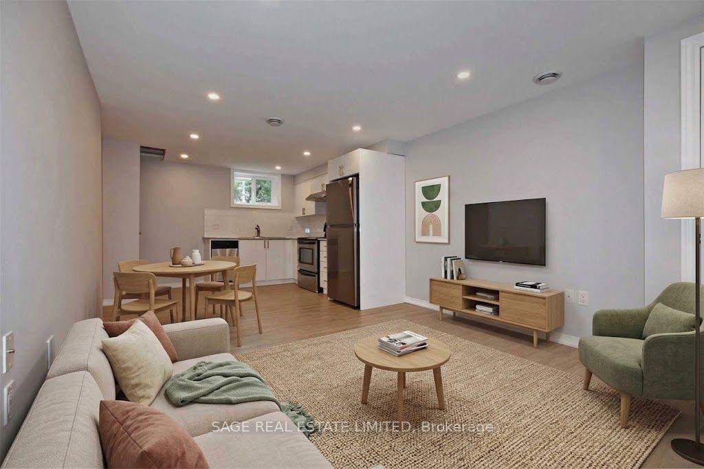 14 Furnival Road Lower, Toronto, ON M4B 1W2