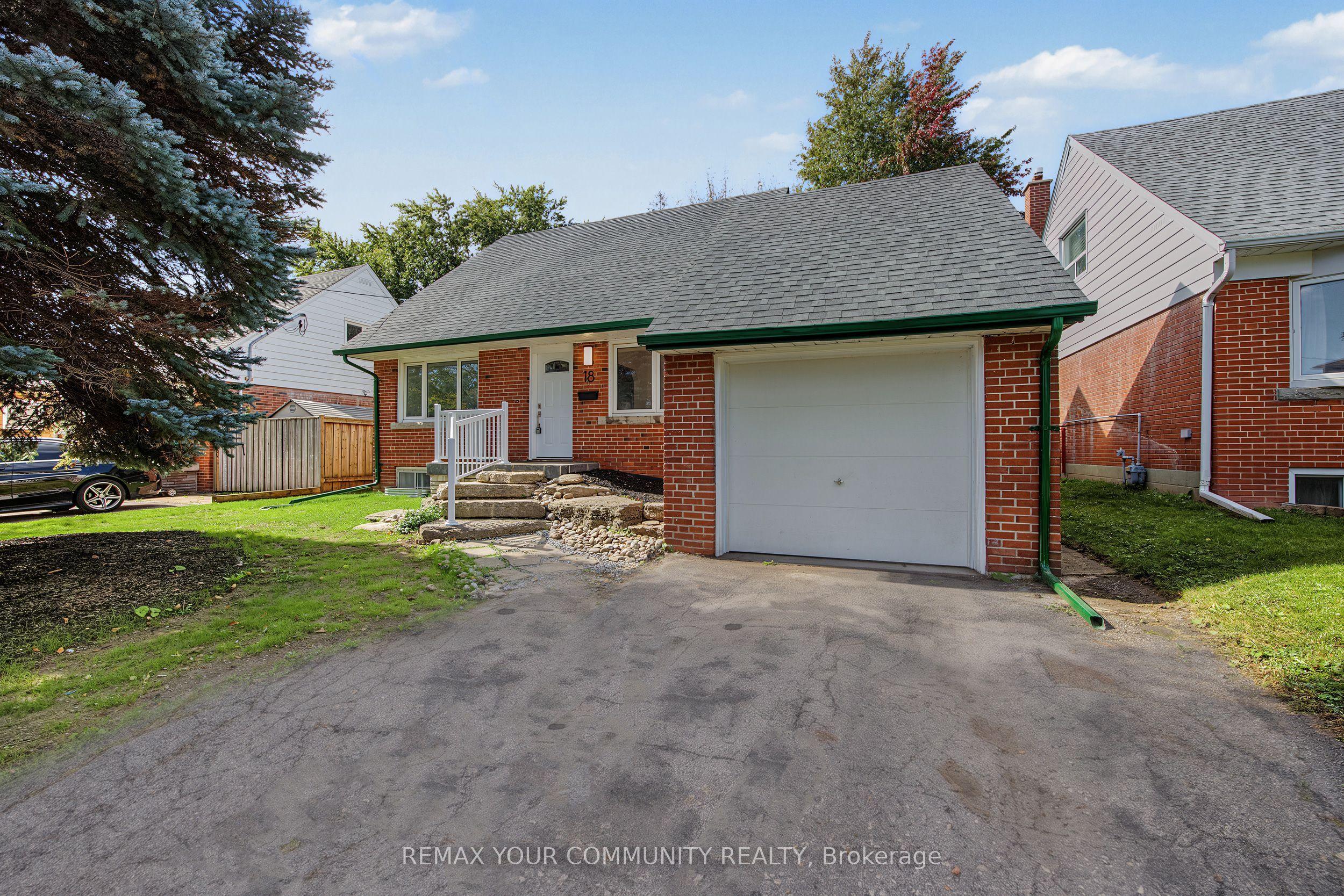 18 Robertsfield Crescent, Toronto, ON M1R 2X2