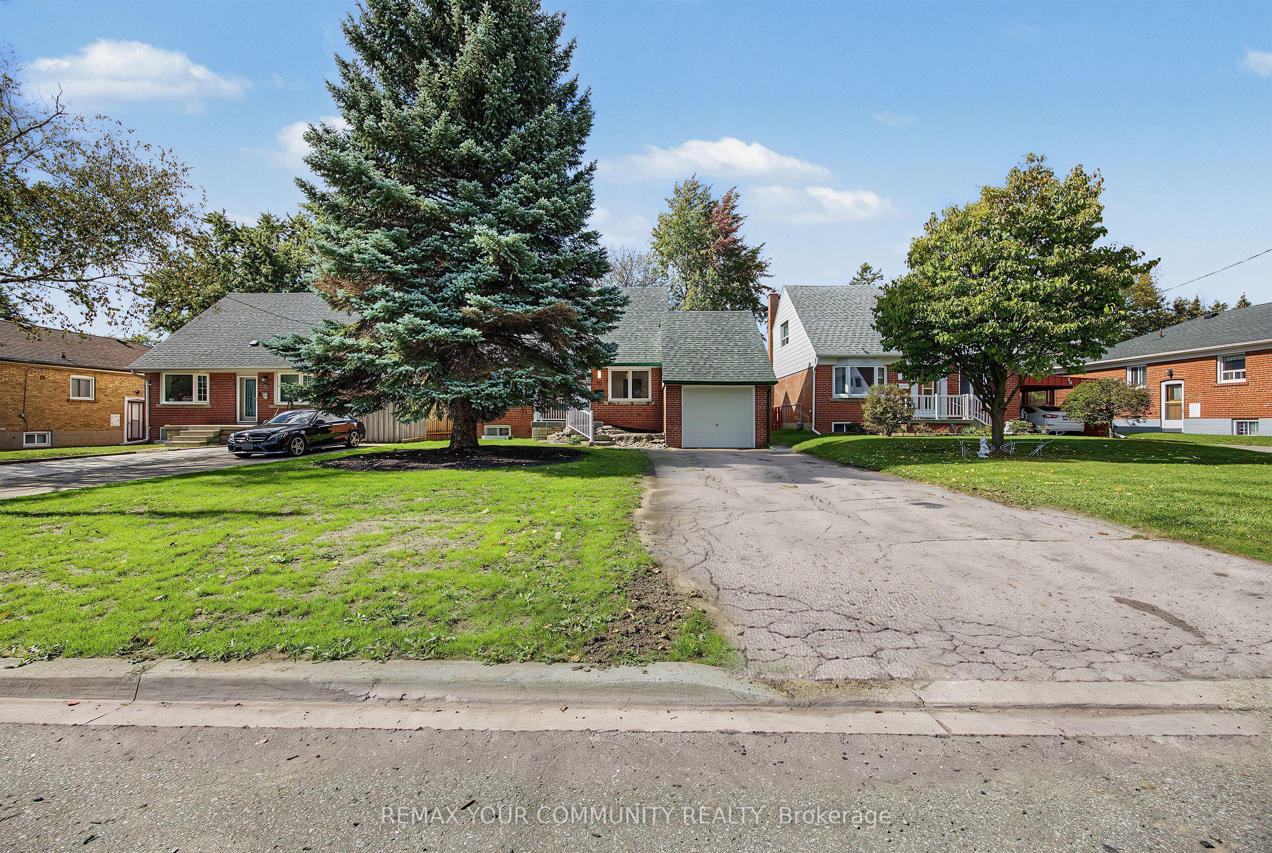 18 Robertsfield Crescent, Toronto, ON M1R 2X2
