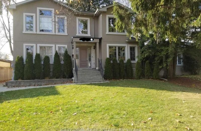 54 Bethune Boulevard Lower, Toronto, ON M1M 3C1