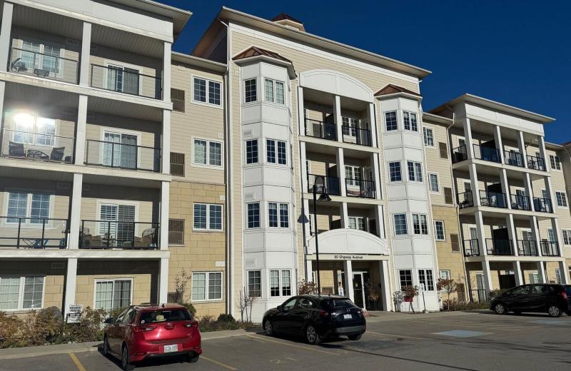 80 Shipway Avenue 414, Clarington, ON L1B 0B6