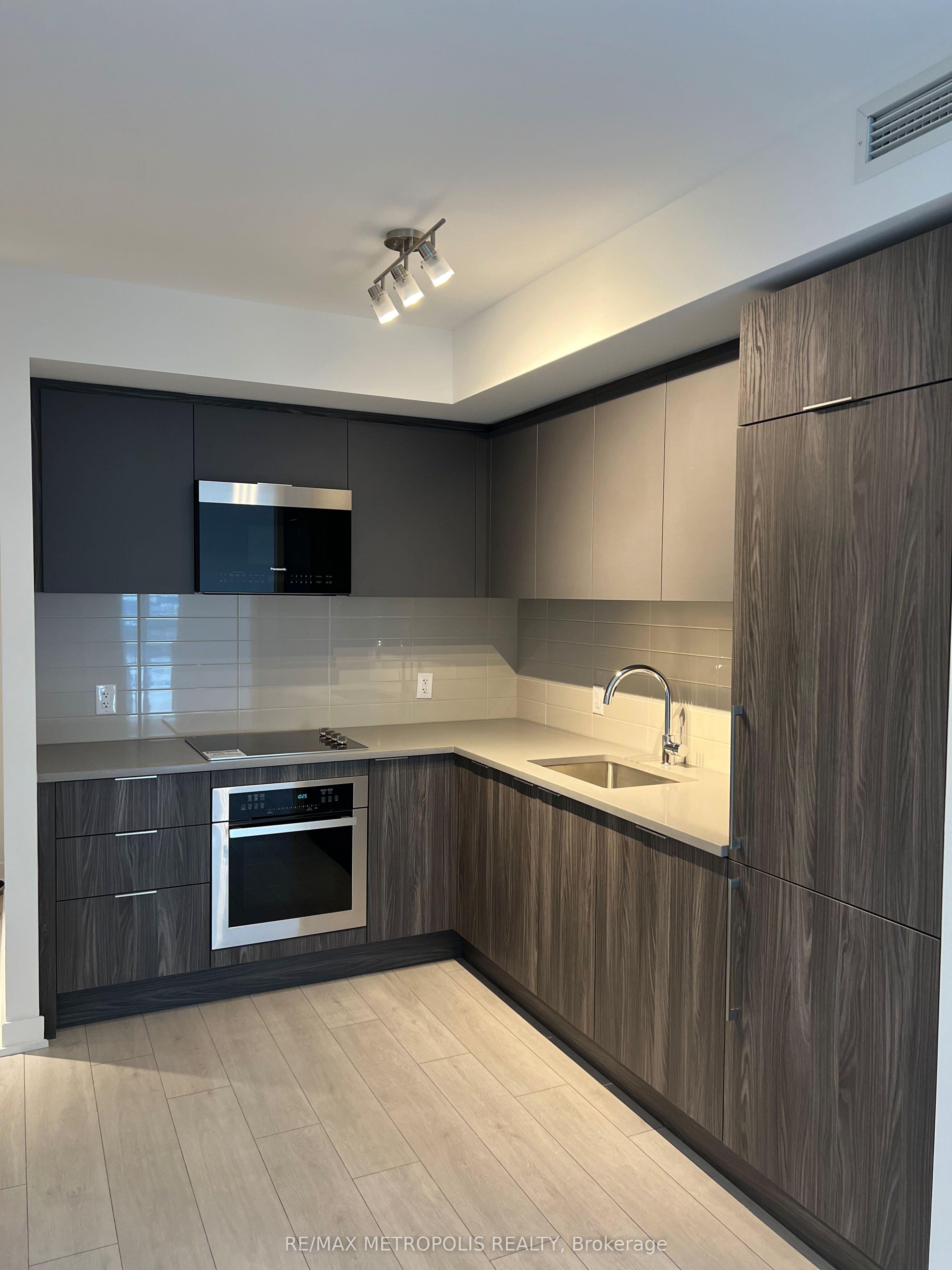 2033 Kennedy Road 2109, Toronto, ON M1T 0B9