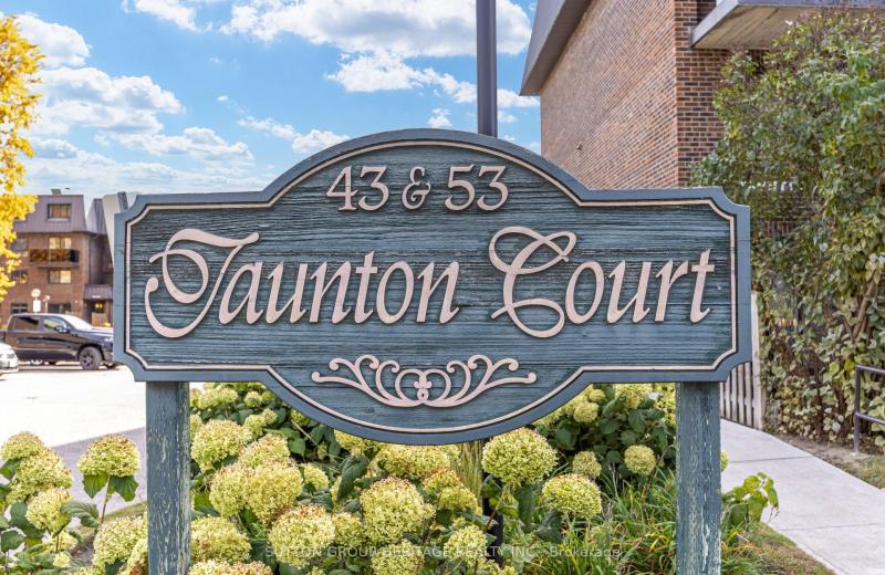 53 Taunton Road E 63, Oshawa, ON L1G 3T6