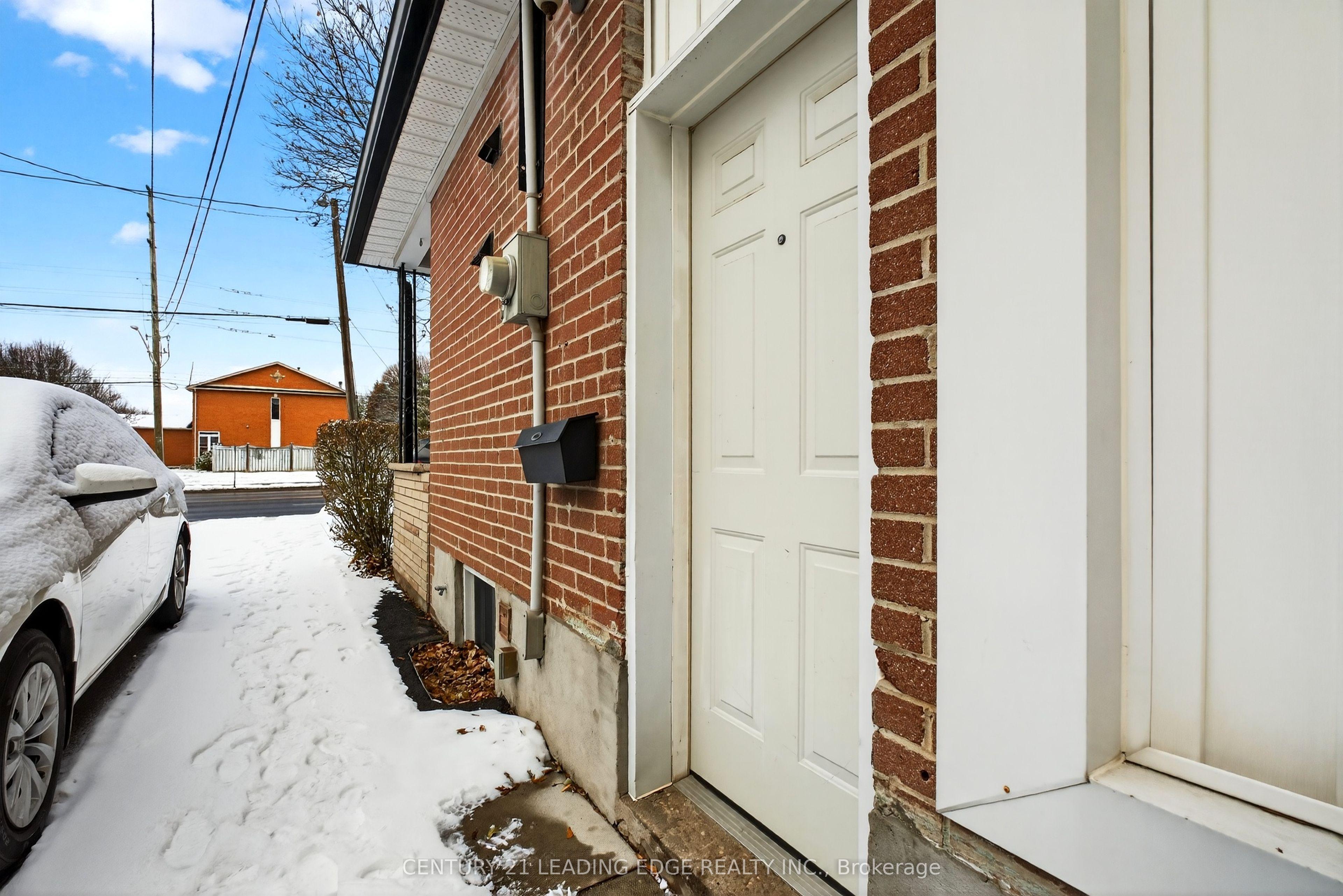 303 Rossland Road W Basement, Whitby, ON L1N 3H8