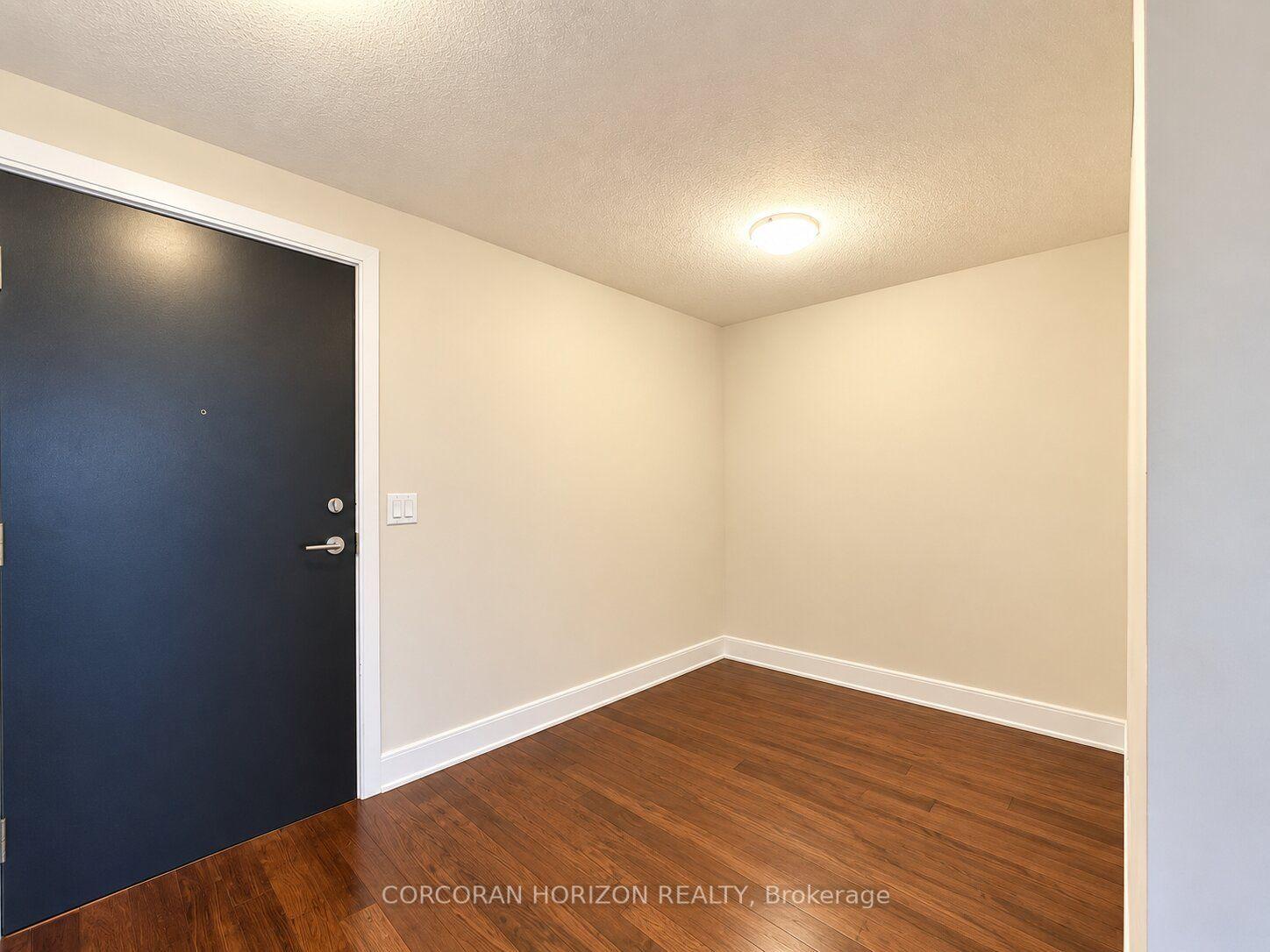 135 Village Green Square 1620, Toronto, ON M1S 0G4