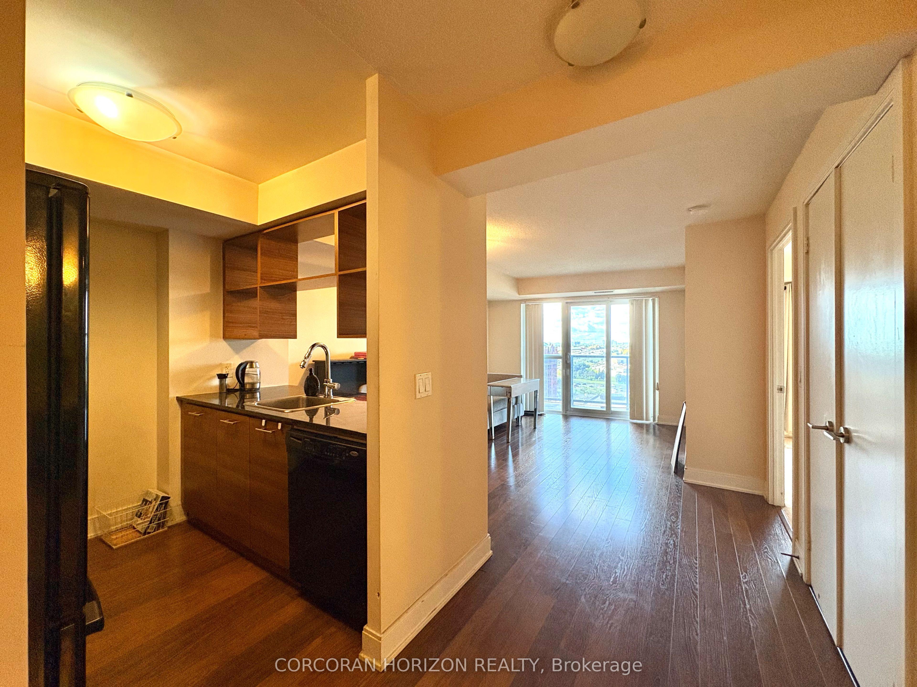 135 Village Green Square 1620, Toronto, ON M1S 0G4