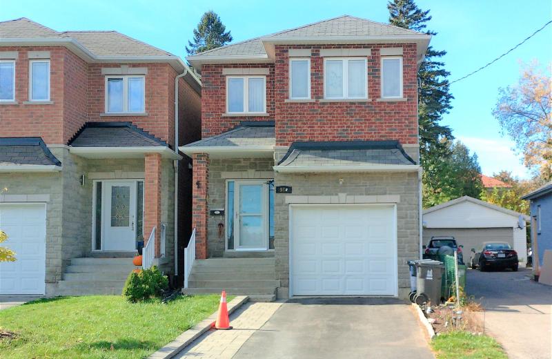 98B Heale Avenue, Toronto, ON M1N 3X8