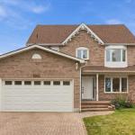 1582 Kelvinway Lane, Pickering, ON L1V 5Y2