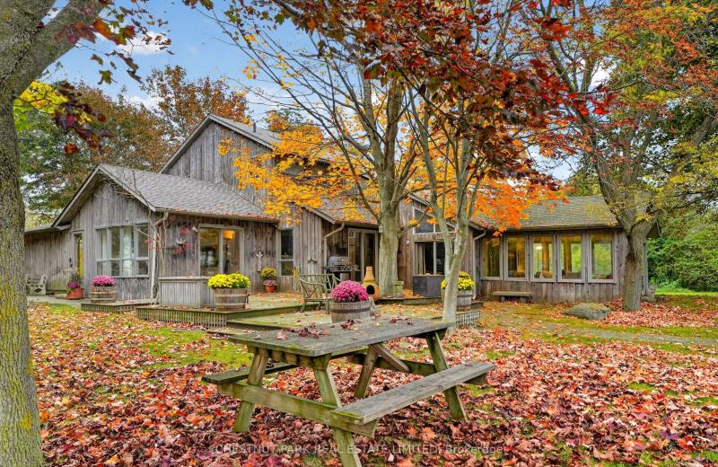 3797 Lakeshore Road, Clarington, ON L1B 1L9