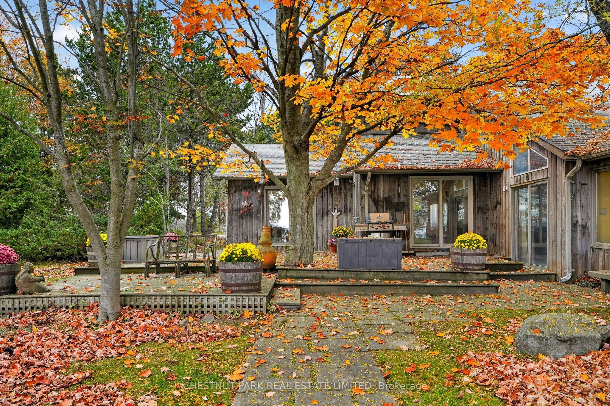 3797 Lakeshore Road, Clarington, ON L1B 1L9
