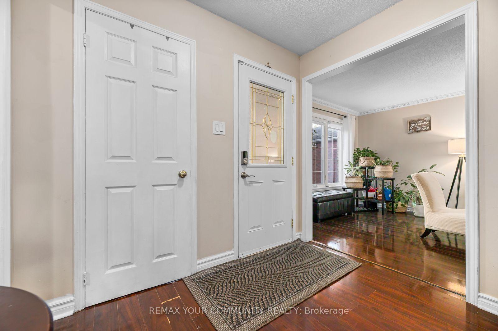2382 Annan Woods Drive, Pickering, ON L1X 2K7