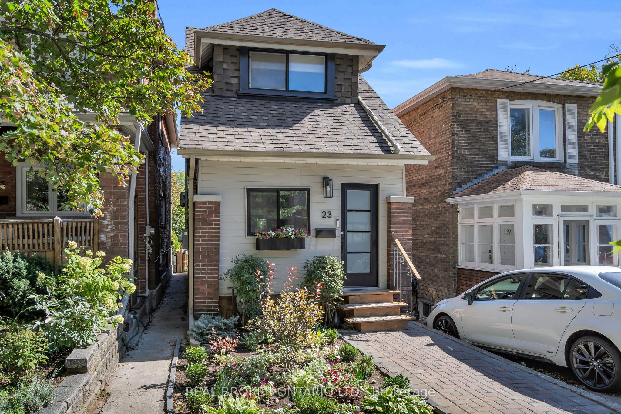 23 Aldridge Avenue, Toronto, ON M4C 3W3