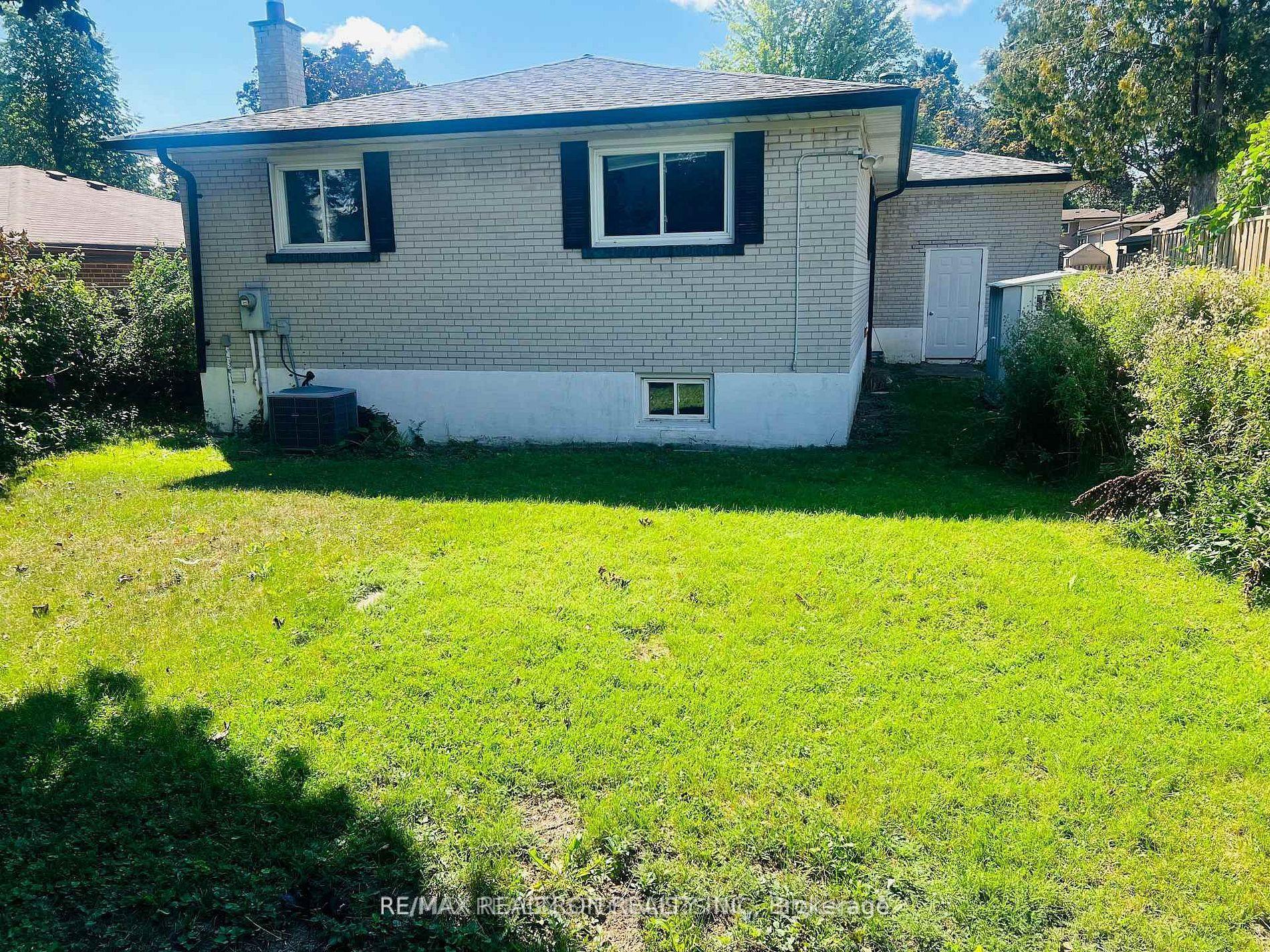 22 Griselda Crescent, Toronto, ON M1G 3P6