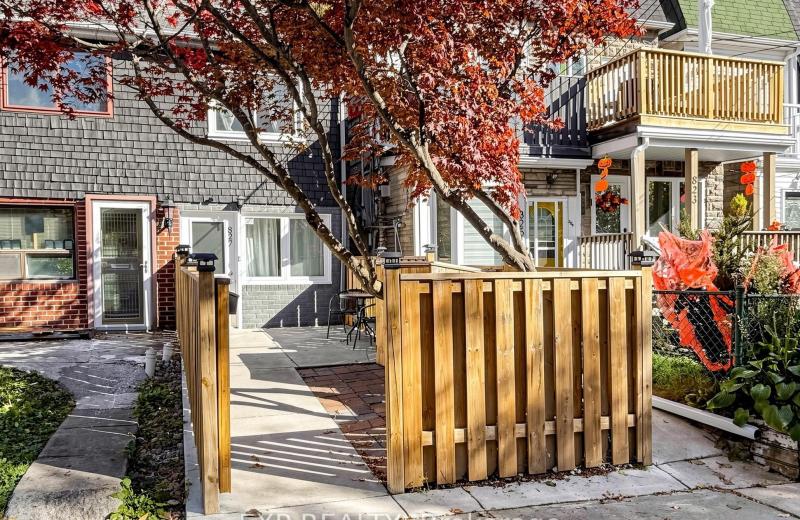 827 Craven Road, Toronto, ON M4L 2Z7