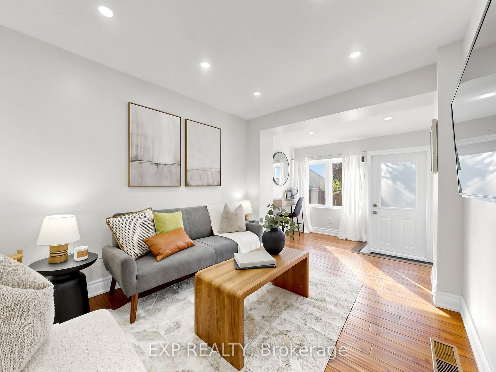 827 Craven Road, Toronto, ON M4L 2Z7