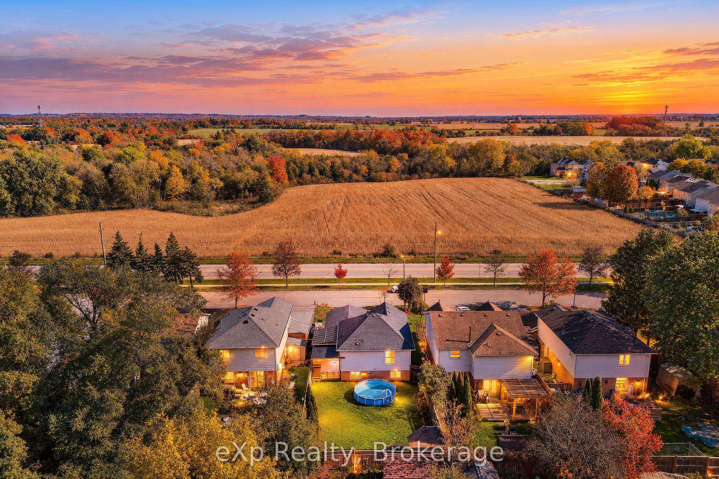 34 Hooper Square, Clarington, ON L1C 4X8