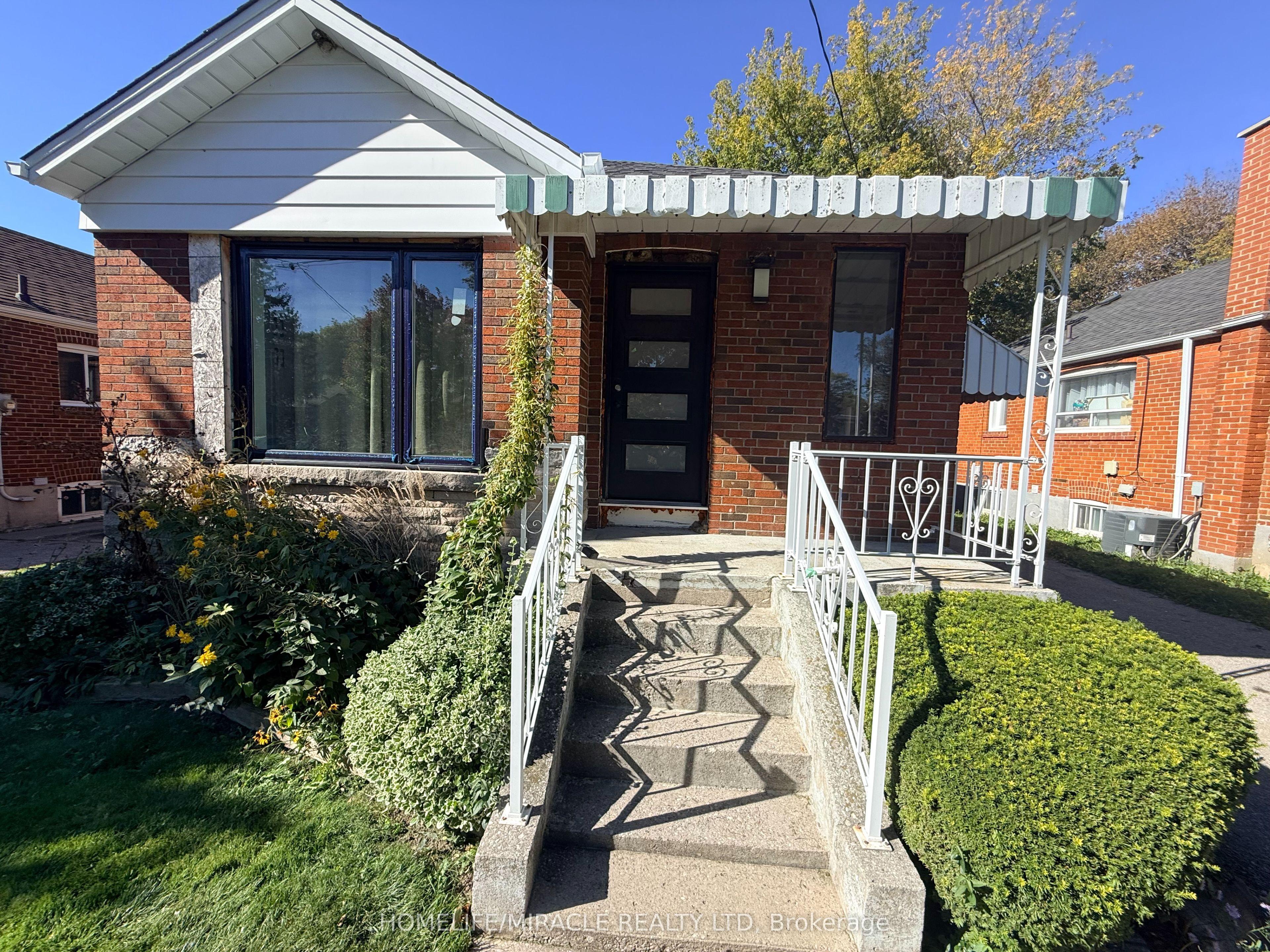 20 Shaneen Boulevard, Toronto, ON M1R 1B7